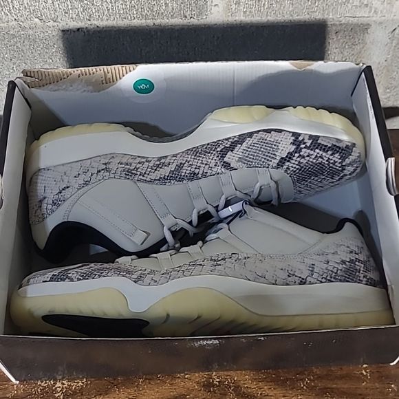 Nike Air Jordan 11 Retro Low SE Snakeskin Shoes DS With Box Missing Lid Size 18 main image 6